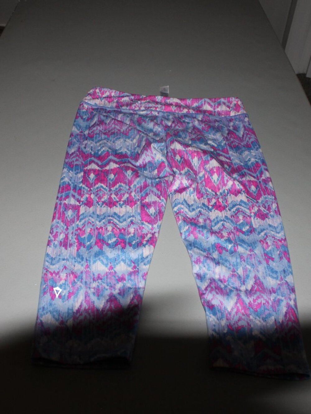 Multi Color Ivivva Capris Size 14 - Picture 4 of 5